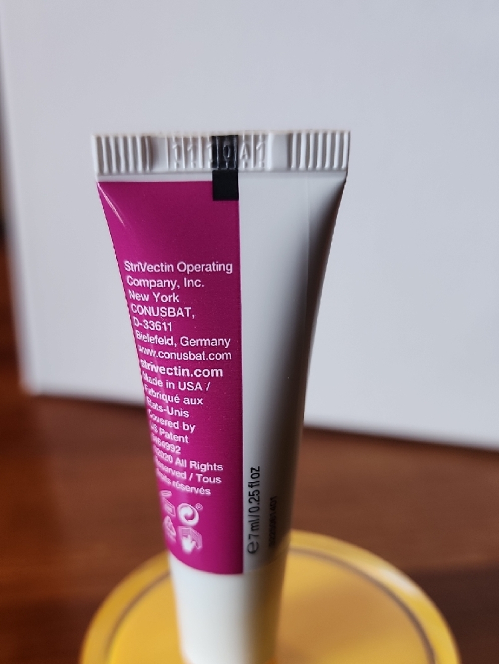 StriVectin TL Advanced Tightening Neck Cream Plus – Yellow and White - Picture 6 of 6